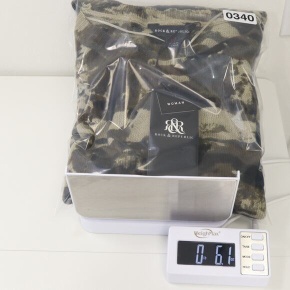 NWT Rock & Republic Womens Army Camo Sweater 1X Boxy Lightweight Grunge Punk - Picture 13 of 13